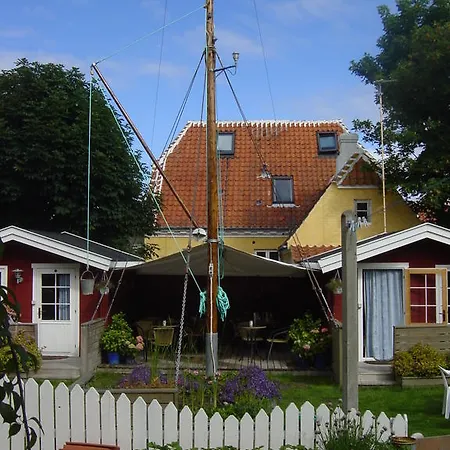 Casa de hóspedes Ferie Pa Toppen 2*